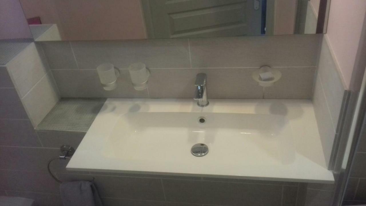 Suite Prive Chez Dunja Roumoules Экстерьер фото